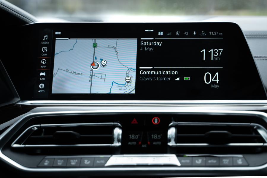 Детали интерьера BMW X5 xDrive50i M Sport (G05) 2018 года  (NA) (фото 10 из 12)